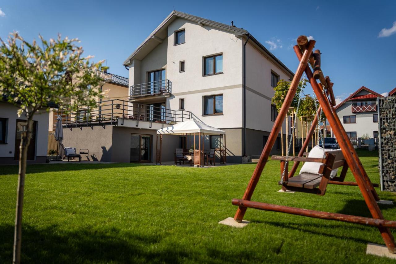 Stylish Apartment Under The Tatras Strba Ngoại thất bức ảnh