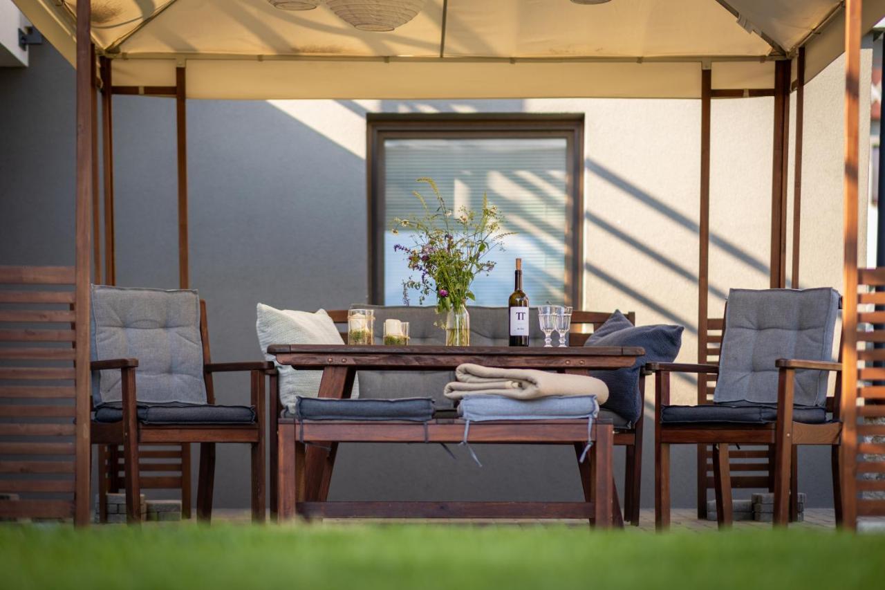 Stylish Apartment Under The Tatras Strba Ngoại thất bức ảnh