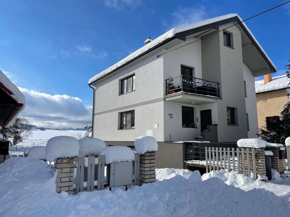 Stylish Apartment Under The Tatras Strba Ngoại thất bức ảnh